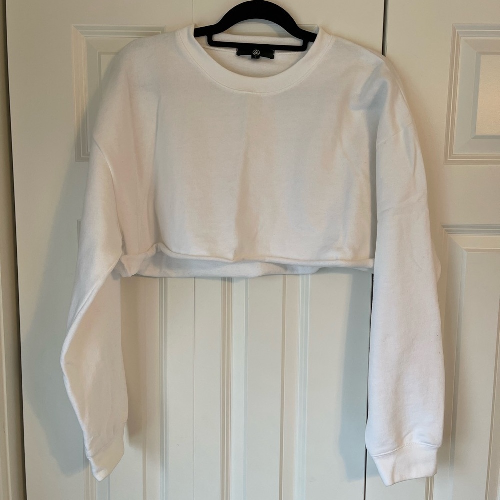 WHITE MISSGUIDED CROPPED LONG SLEEVED SWEATER